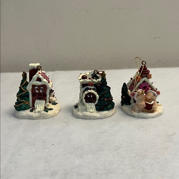 House Of Lloyd Christmas Around The World Sweet Places House Ornaments- Set of 3 - Picture 4 of 11